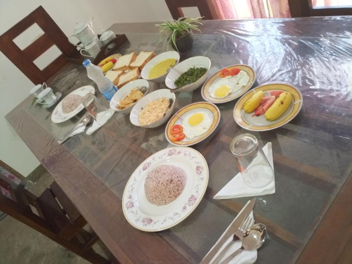 Silent Peacock Villa And Peacock Cafe 坦加拉 外观 照片